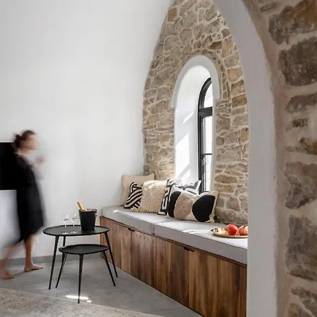 Otel Bridges Tırnova