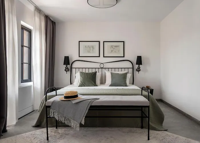 Bridges Хотел Велико Търново