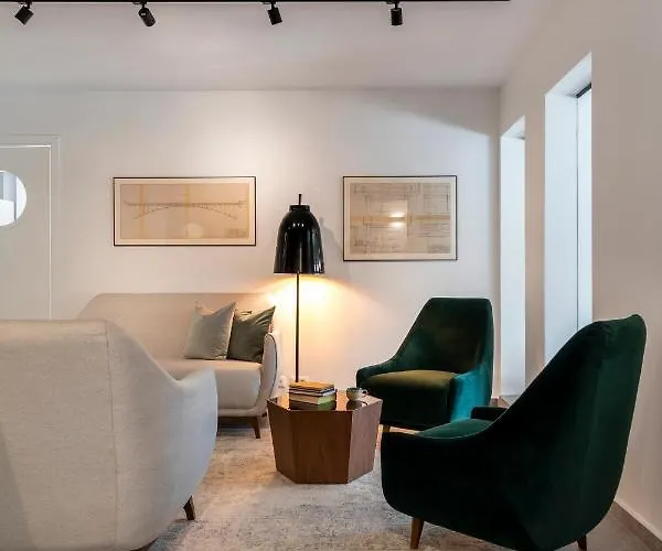 Bridges Хотел Велико Търново